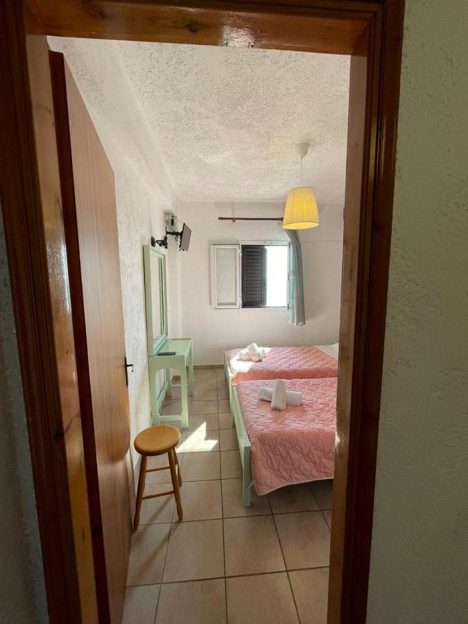Yannis Apartments Барбати Екстериор снимка