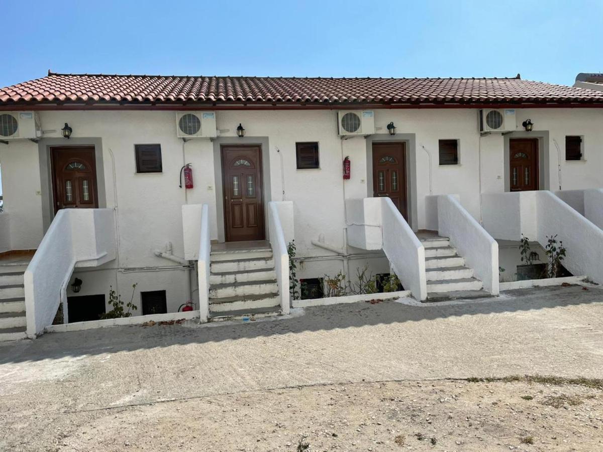 Yannis Apartments Барбати Екстериор снимка