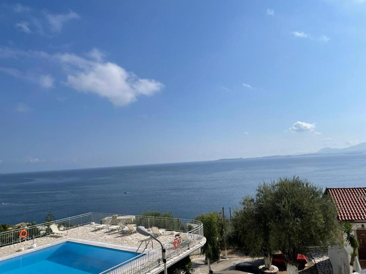 Yannis Apartments Барбати Екстериор снимка