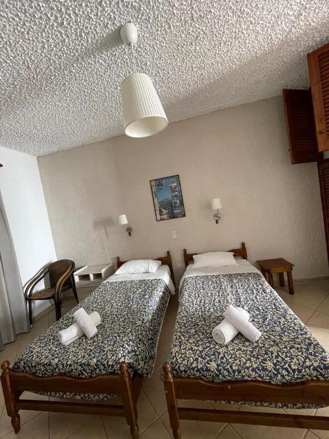 Yannis Apartments Барбати Екстериор снимка