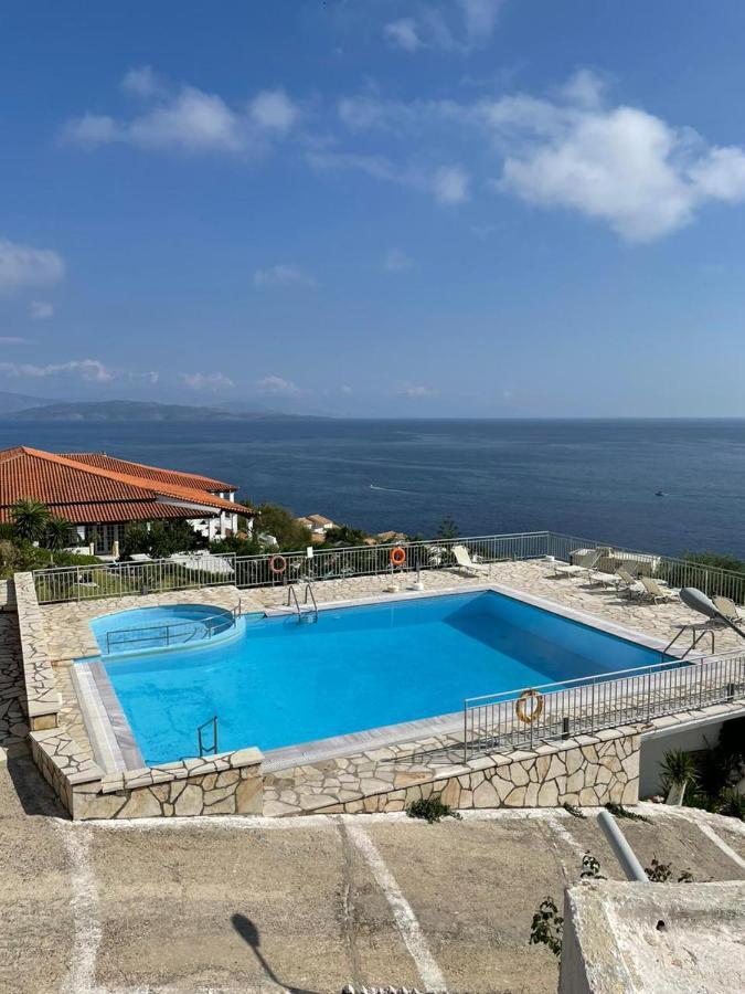 Yannis Apartments Барбати Екстериор снимка